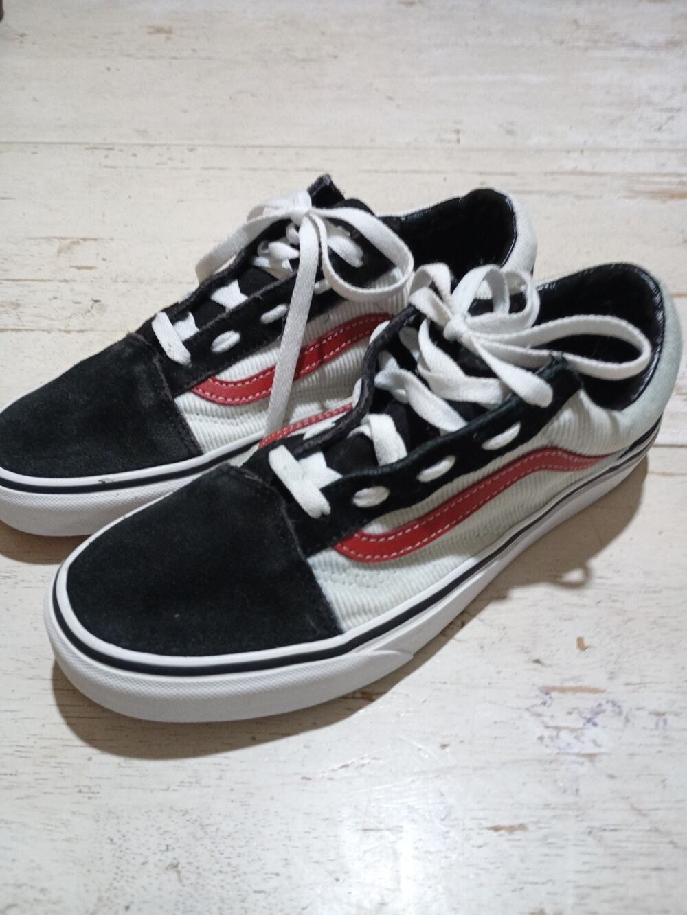 Vans Ward Color Block Red / White Canvas Top Gum Bottom Size 8